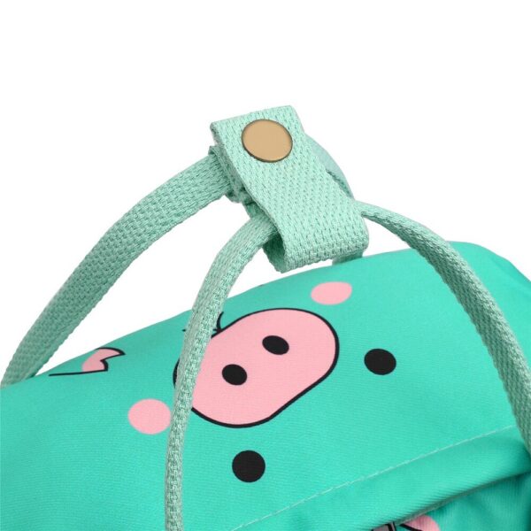 Mochila Verde detalle agarradera y bolso exterior porkylandgdl